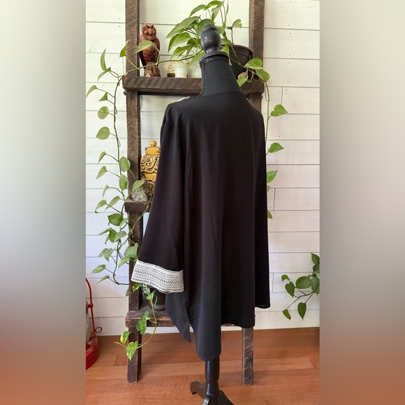 Black Tunic Shirt with White Lace Trim Detail - Picture 15 of 17